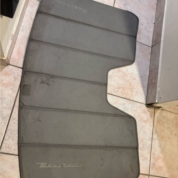 Maserati gibli sunshade car sun block visor official window heat blocker cover - Picture 4 of 4